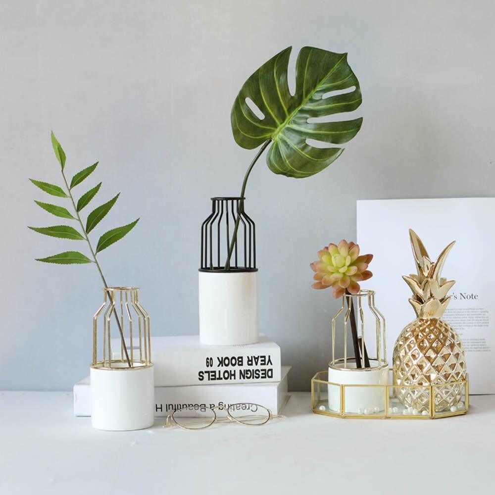Soléna – Vase en céramique et métal texturé et sculptural