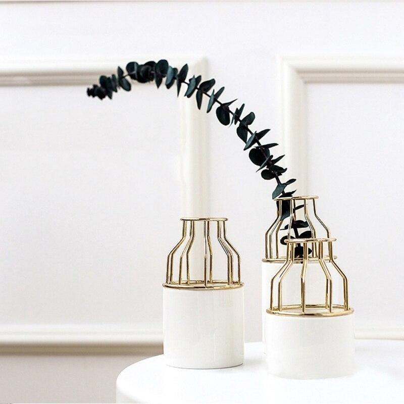 Soléna – Vase en céramique et métal texturé et sculptural