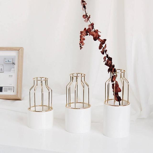 Soléna – Vase en céramique et métal texturé et sculptural