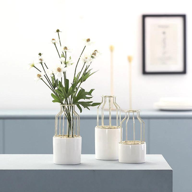 Soléna – Vase en céramique et métal texturé et sculptural