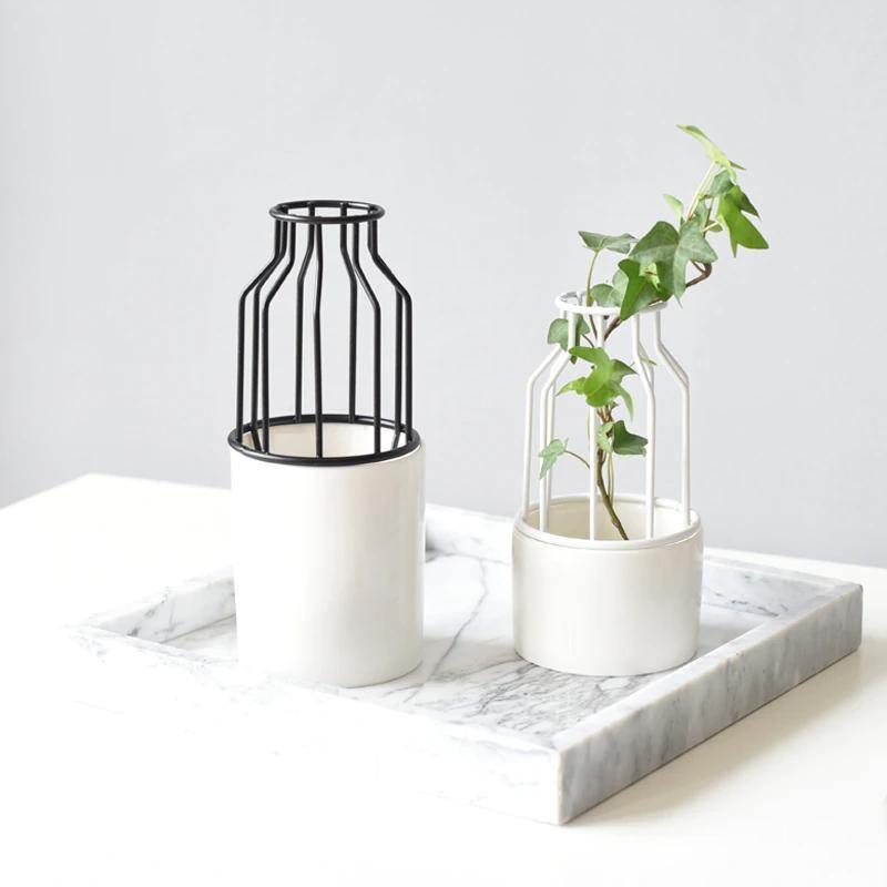 Soléna – Vase en céramique et métal texturé et sculptural