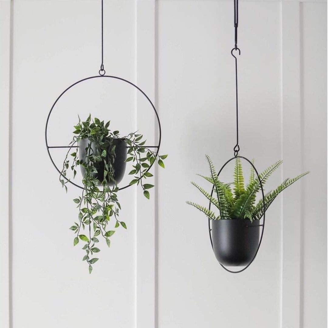 Solène – Suspension murale en métal élégante et minimaliste