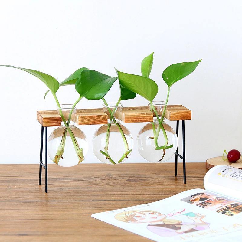 Lunara – Vase en verre suspendu artisanal avec support bois et métal