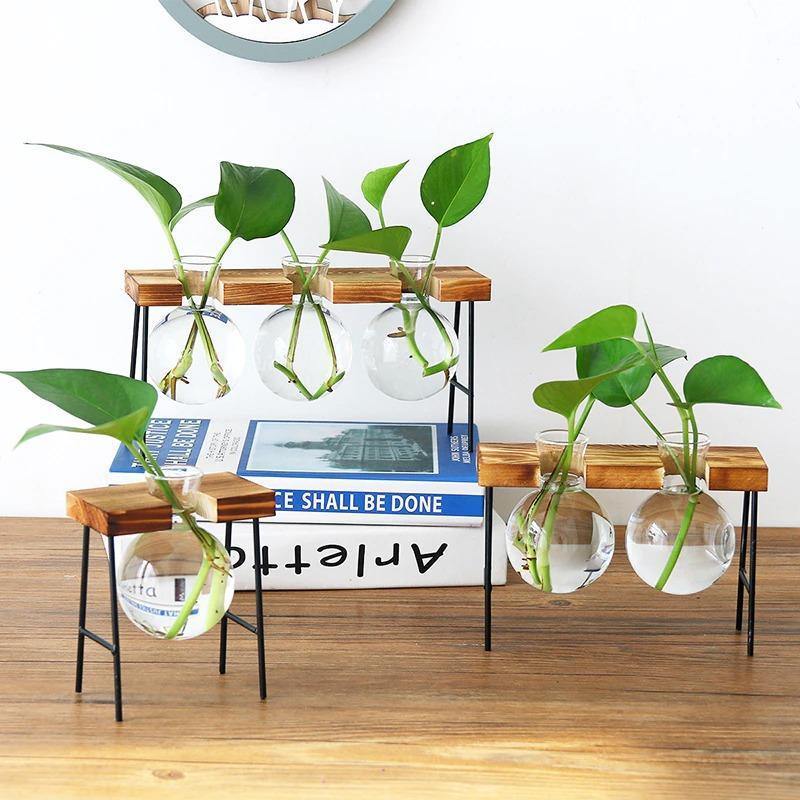 Lunara – Vase en verre suspendu artisanal avec support bois et métal